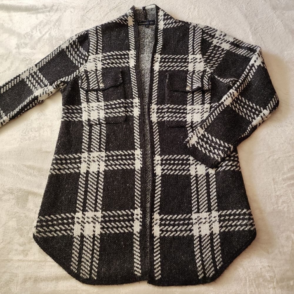 Adrienne Vittadini Open Front Plaid Cardigan Shirt Tail Hem Medium